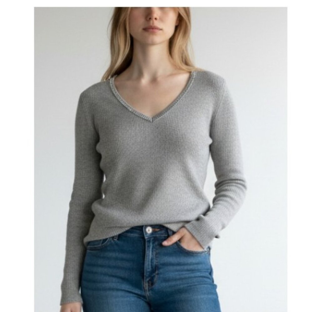 BLOOMINGDALE'S 100% Cashmere Silver Gray V-Neck Sweater Rhinestone Women's S NEW